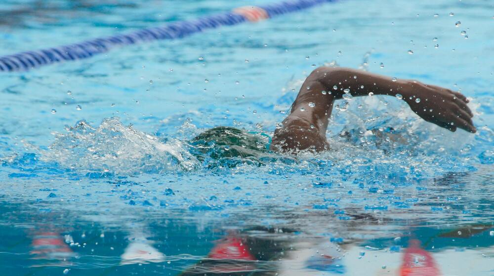 [2024 Updated] How to Choose the Best Headphones For Swimming