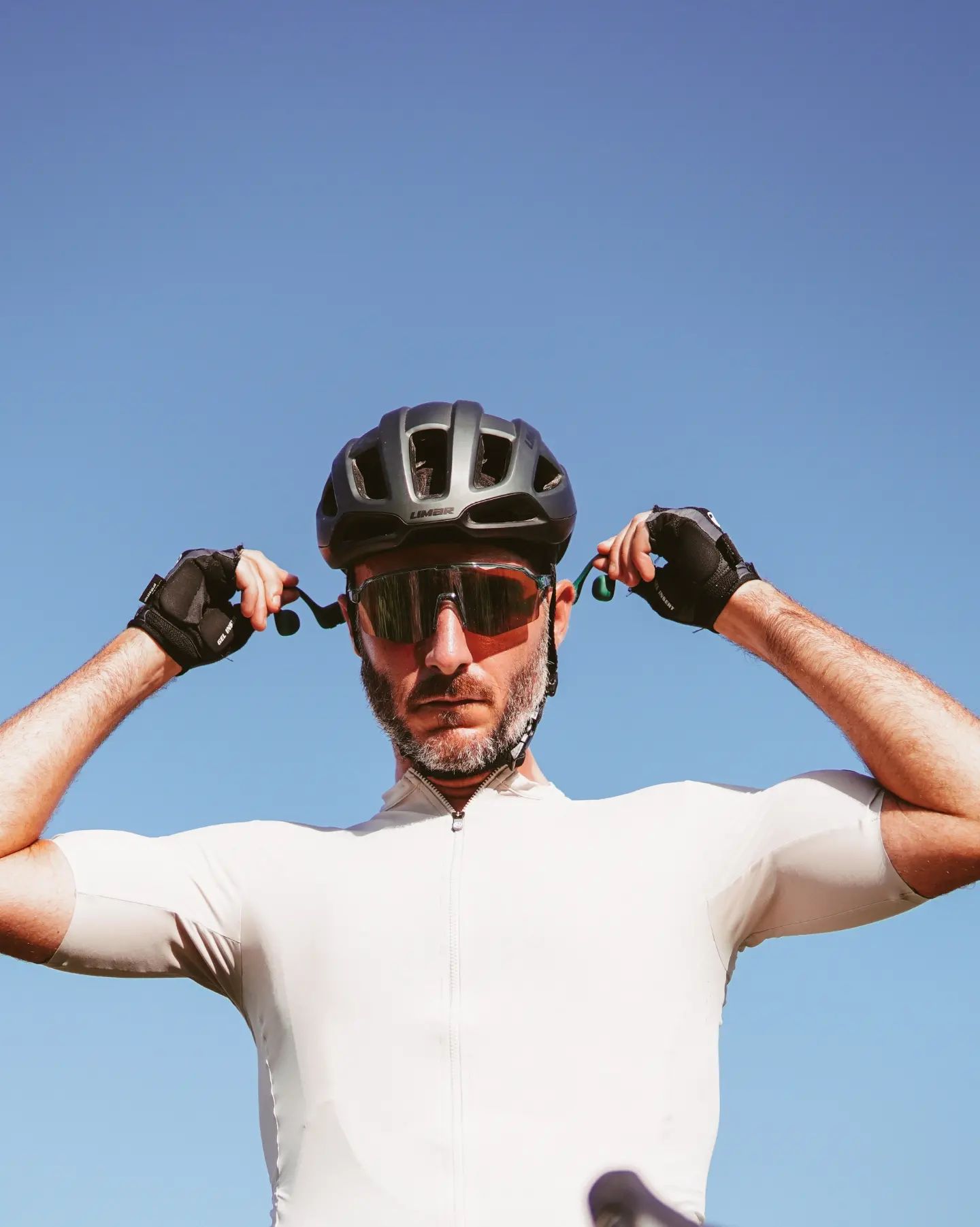 Cycling with Runner Neo High-performance Headphones